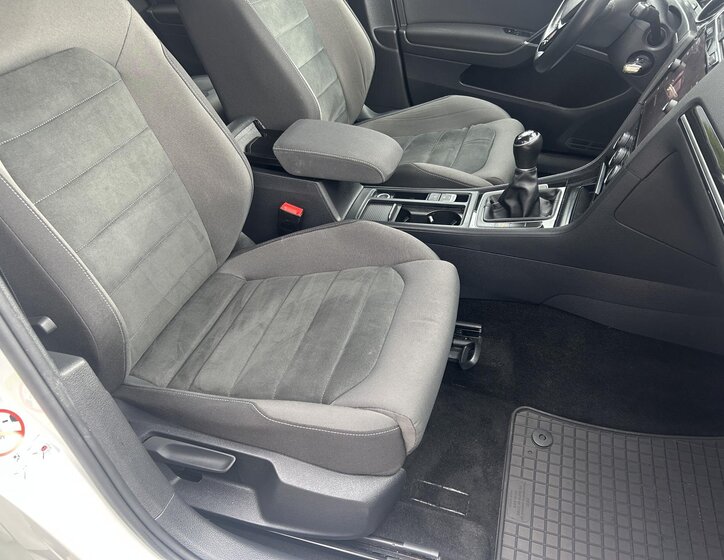 Volkswagen Golf Kombi 2,0 l 110 kw