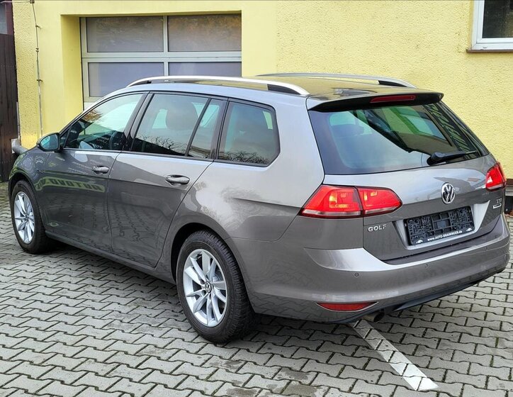 Volkswagen Golf 12