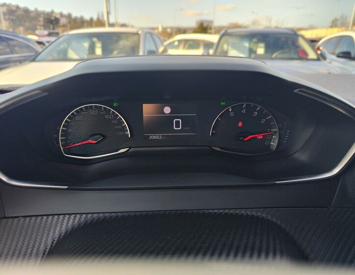 Peugeot 2008 Hatchback 1,2 l 74 kw