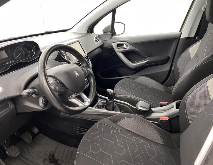 Peugeot 2008 Hatchback 1,2 l 60 kw