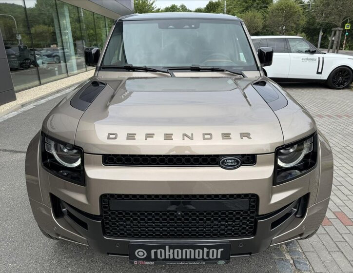 Land Rover Defender SUV 4,4 l 467 kw