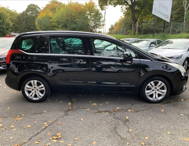 Peugeot 5008 4