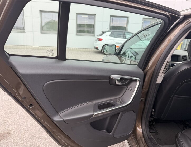 Volvo V60 Kombi 2,0 l 180 kw