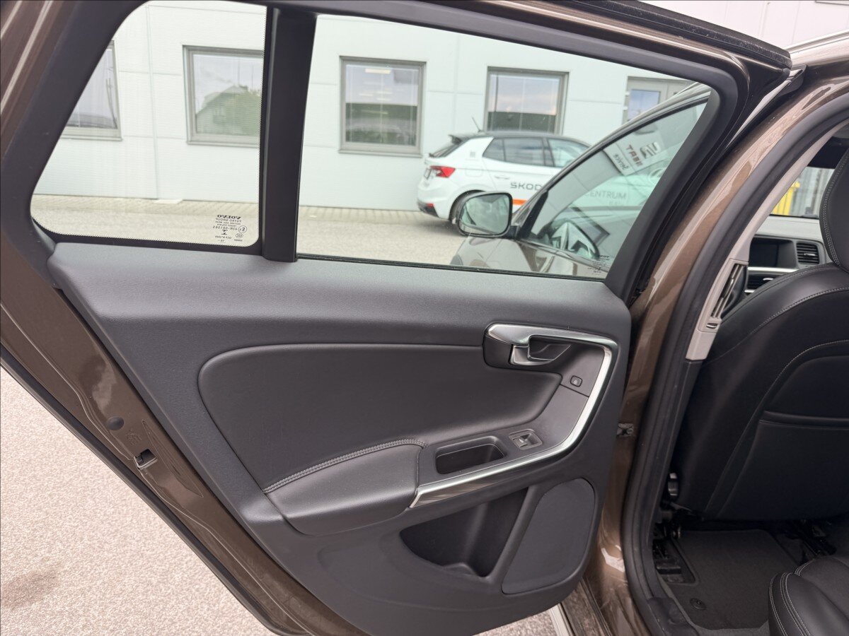 Volvo V60 Kombi 2,0 l 180 kw