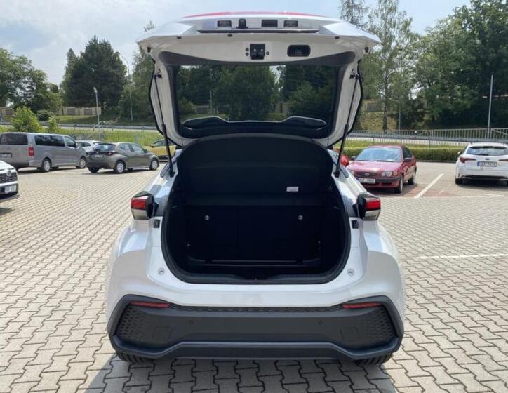 Toyota C-HR 6