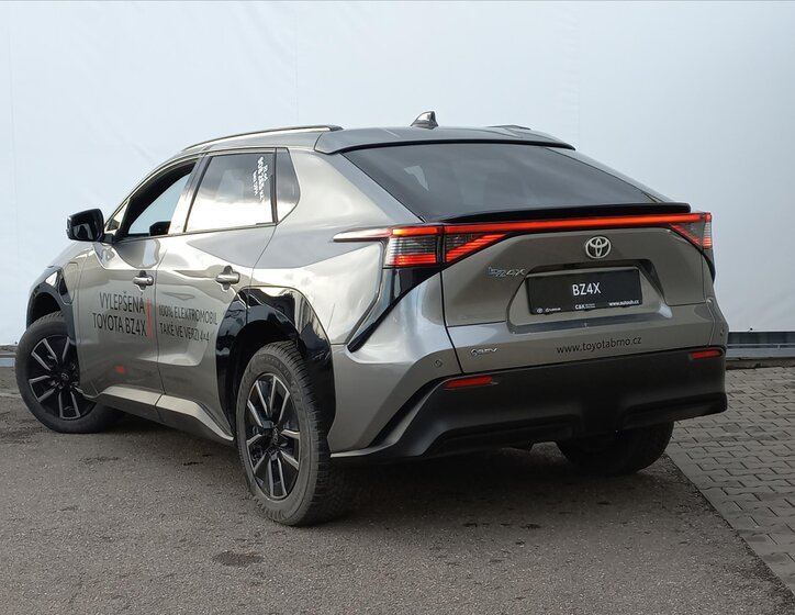 Toyota bZ4X SUV / Terénní 0,0 167 kw