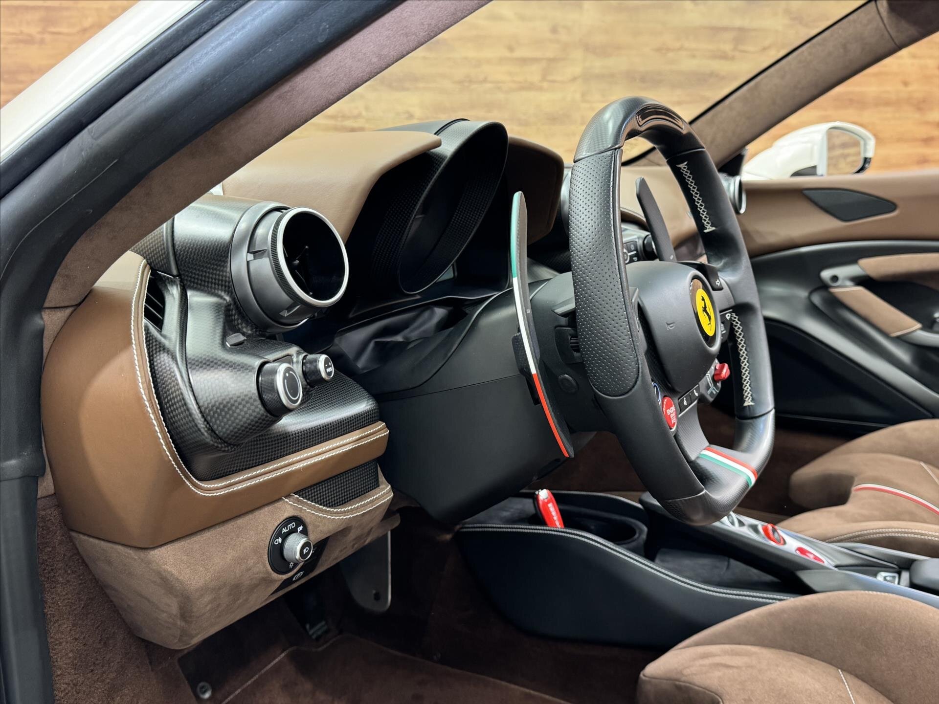 Ferrari F8 Kabriolet 3,9 l 530 kw