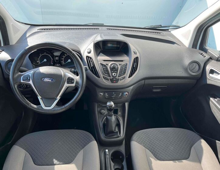 Ford Tourneo Courier 6