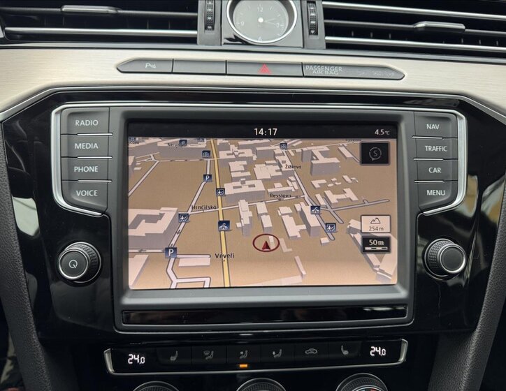 Volkswagen Passat 50