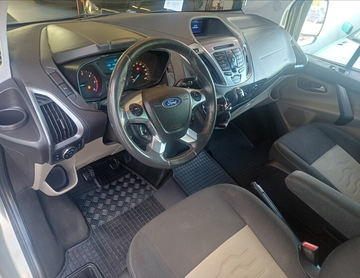 Ford Transit Custom 10