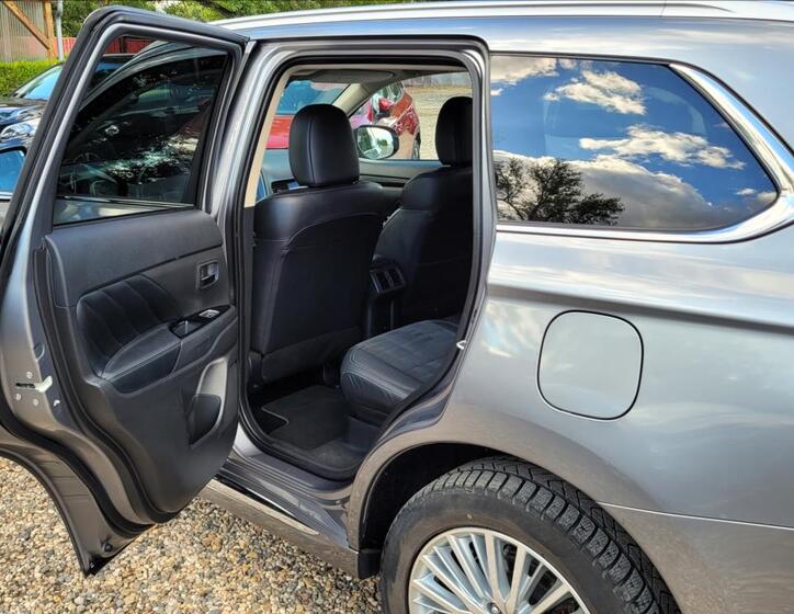 Mitsubishi Outlander 13
