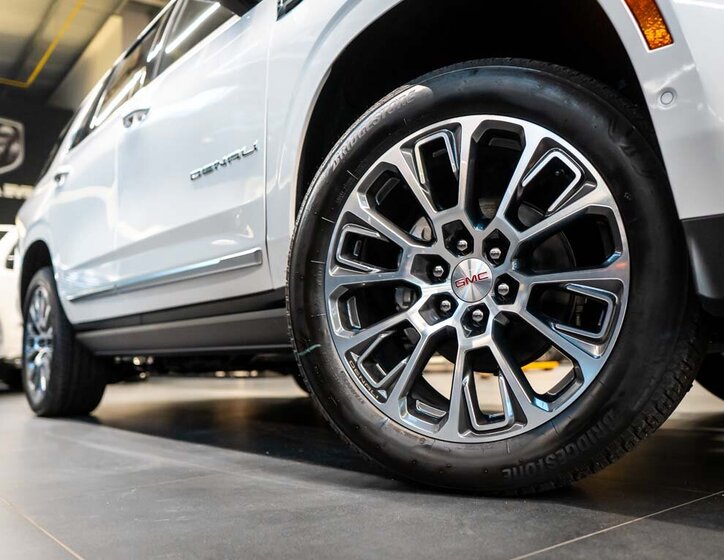 GMC Yukon SUV 6,2 l 313 kw