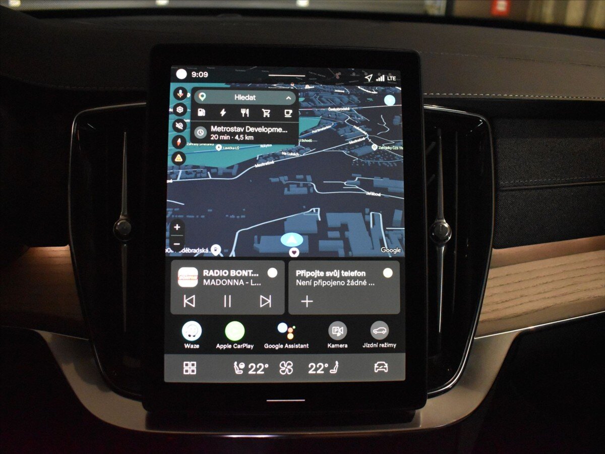 Volvo XC90 SUV / Terénní 2,0 l 228 kw