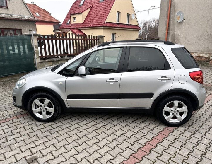 Suzuki SX4 8