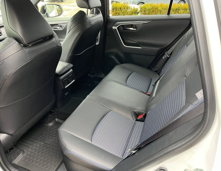 Toyota RAV4 SUV 2,5 l 131 kw