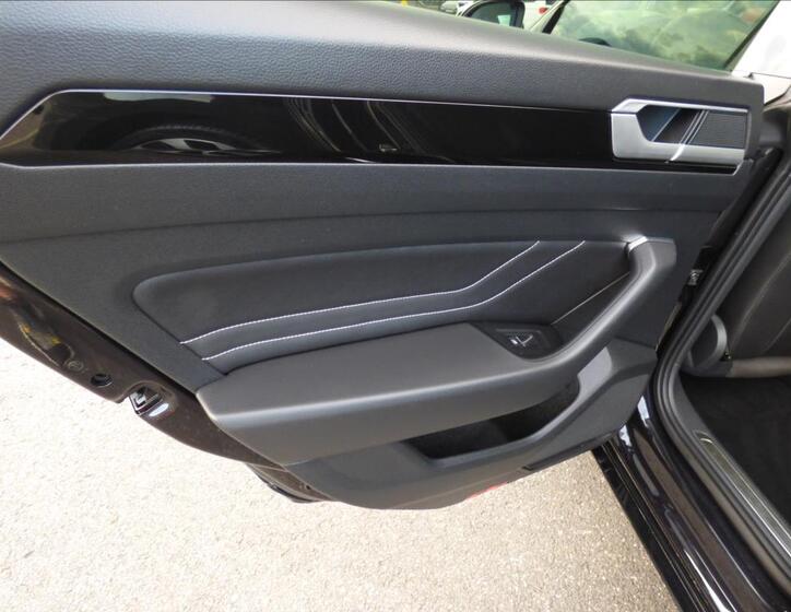 Volkswagen Arteon 57