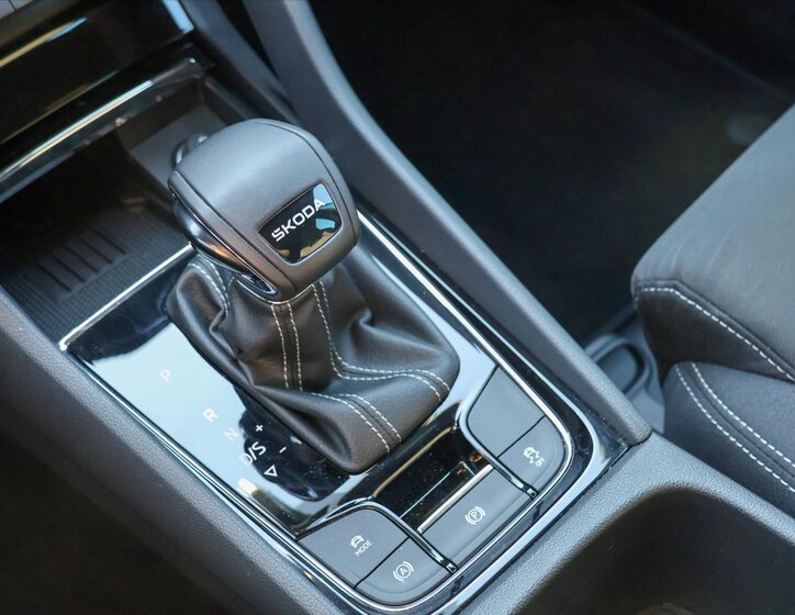 Škoda Karoq SUV / Terénní 1,5 l 110 kw