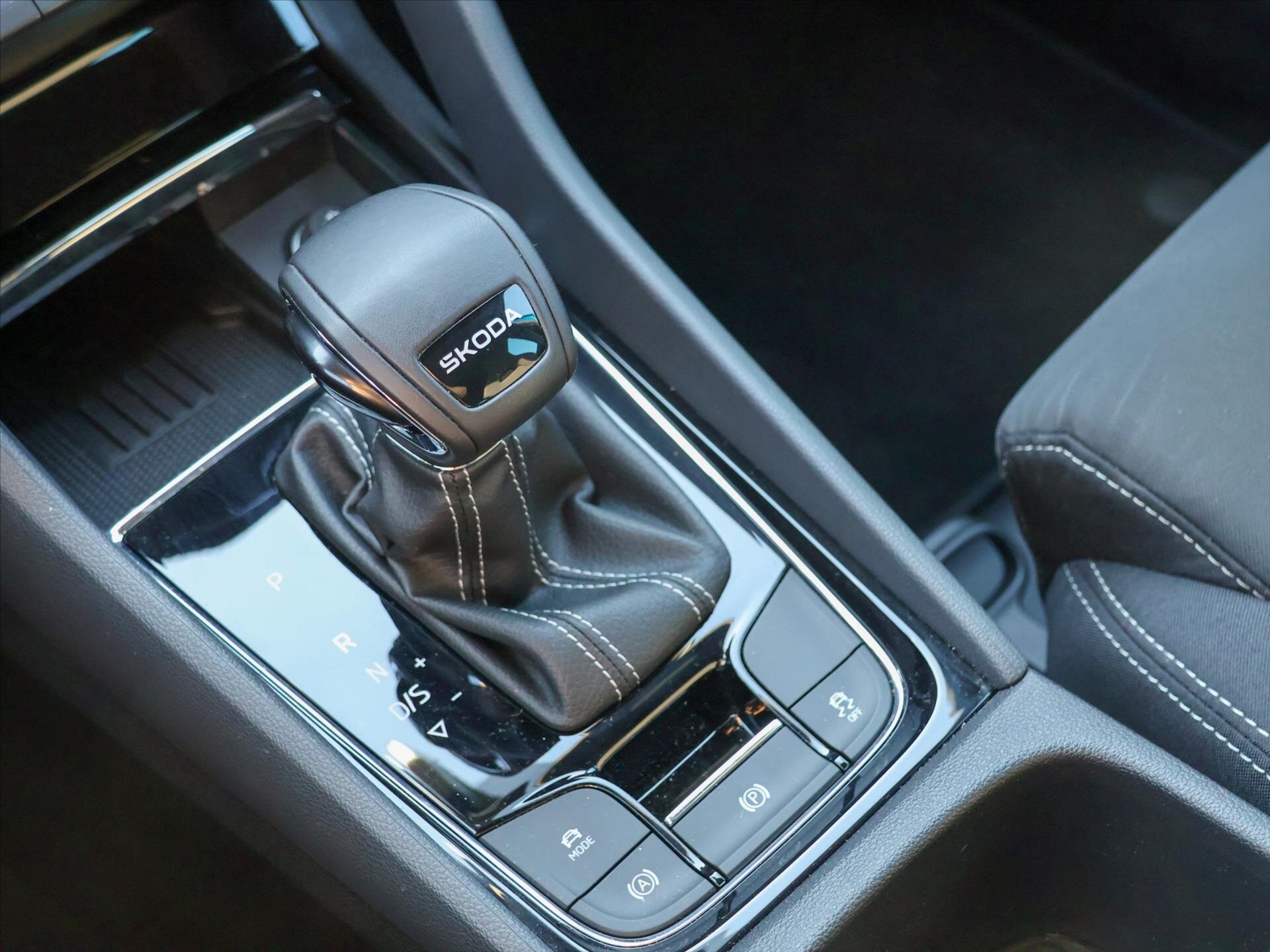 Škoda Karoq SUV / Terénní 1,5 l 110 kw