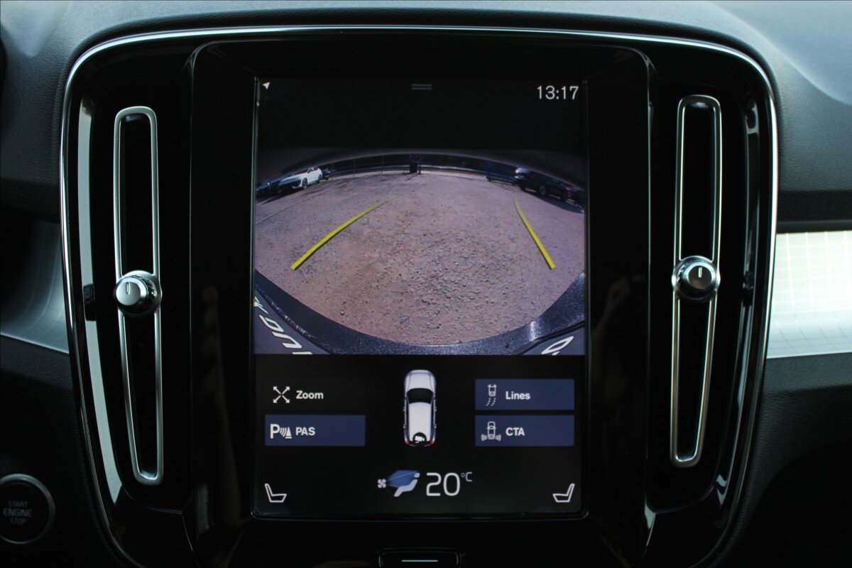 Volvo XC40 SUV / Terénní 2,0 l 140 kw