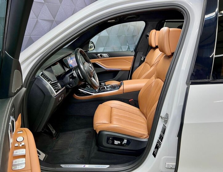 BMW X7 SUV / Terénní 3,0 l 250 kw