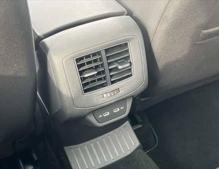 Volkswagen T-Roc SUV 1,5 l 110 kw