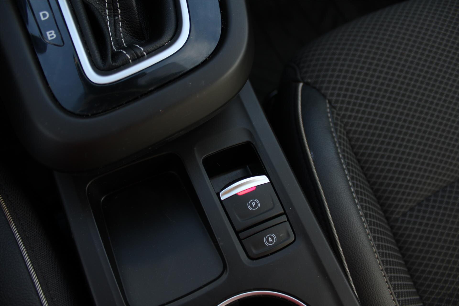 Renault Arkana SUV / Terénní 1,6 l 120 kw