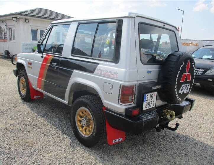 Mitsubishi Pajero SUV / Terénní 2,5 l 70 kw