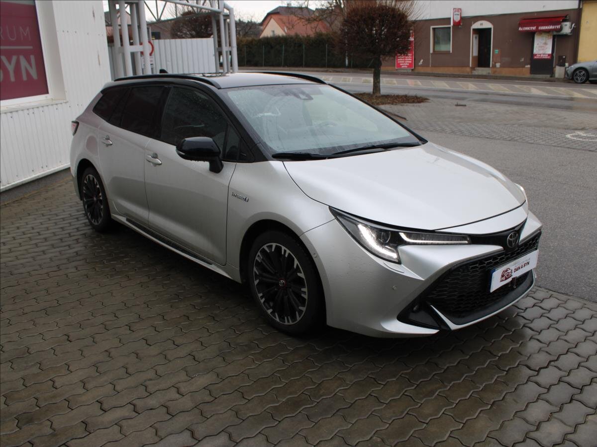 Toyota Corolla Kombi 2,0 l 112 kw