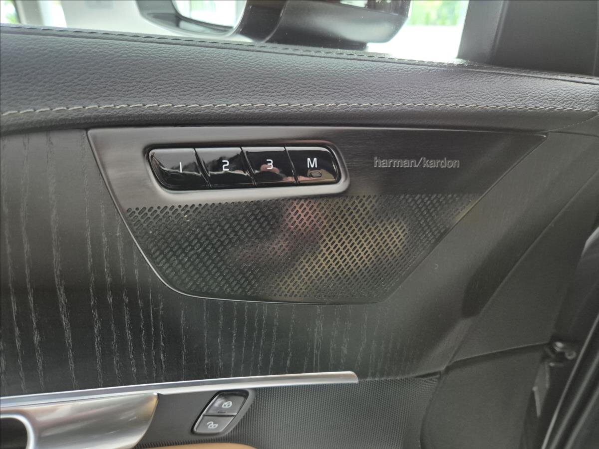 Volvo XC90 SUV / Terénní 2,0 l 180 kw