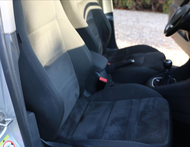 Volkswagen Golf Kombi 1,6 l 77 kw