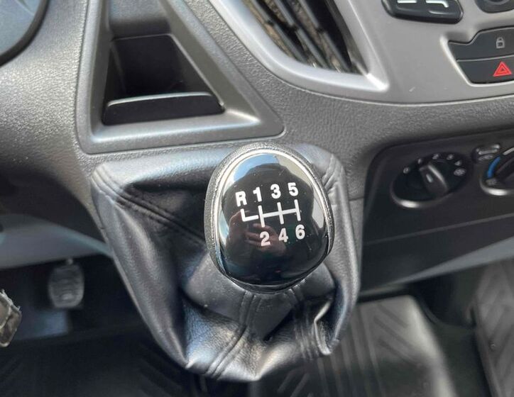 Ford Transit Custom 13