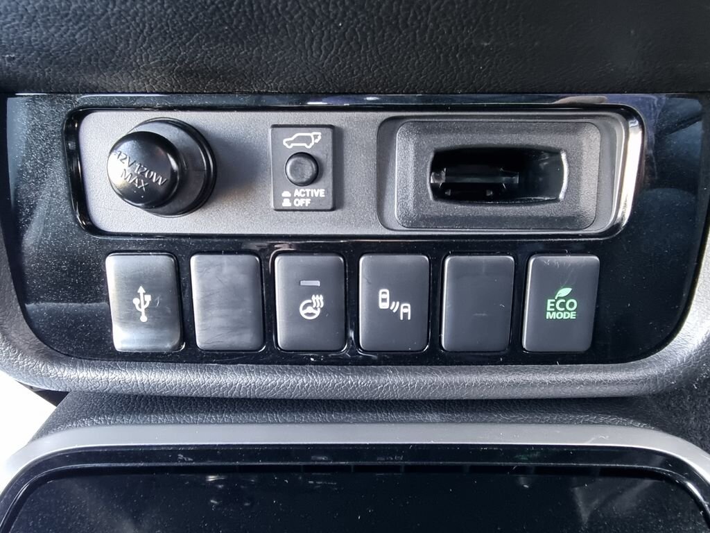 Mitsubishi Outlander SUV / Terénní 2,0 l 110 kw