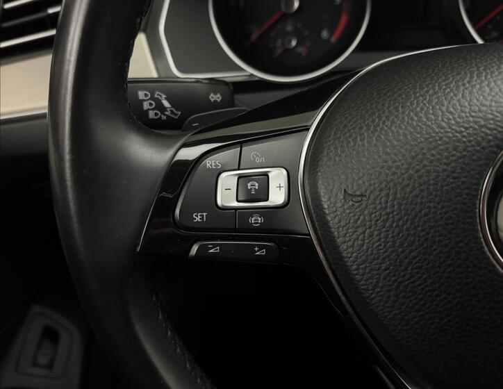 Volkswagen Passat 10