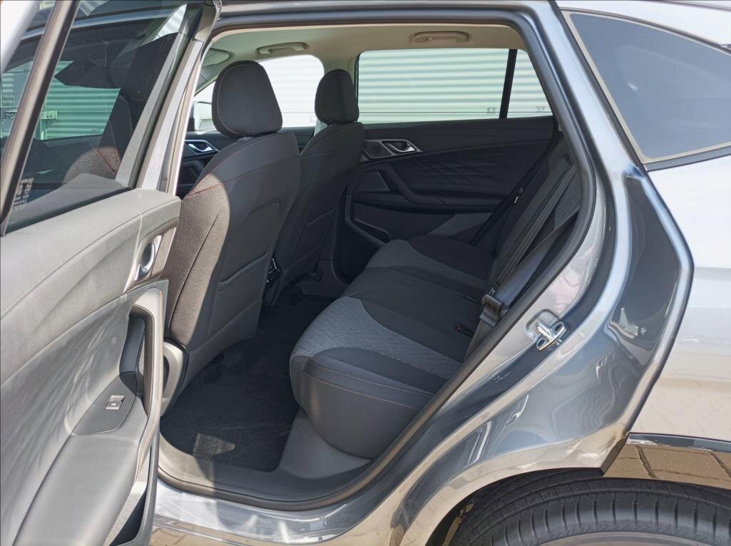 MG HS SUV / Terénní 1,5 l 125 kw