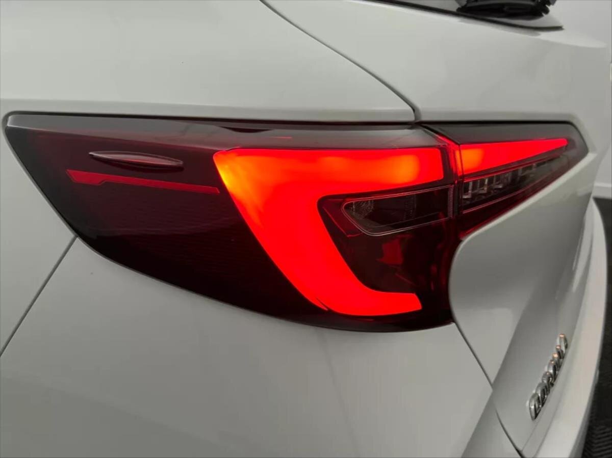 Toyota Corolla Kombi 2,0 l 144 kw