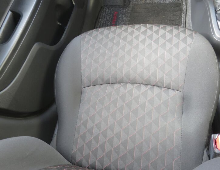 Mitsubishi Space Star Hatchback 1,2 l 52 kw