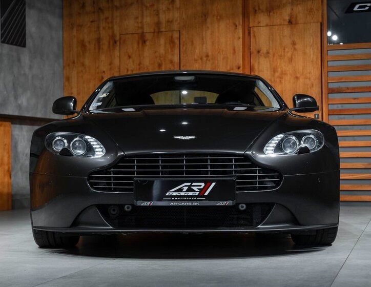 Aston Martin V8 Vantage Kupé 4,7 l 313 kw