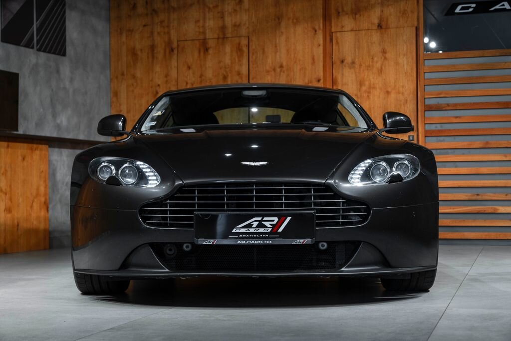 Aston Martin V8 Vantage Kupé 4,7 l 313 kw