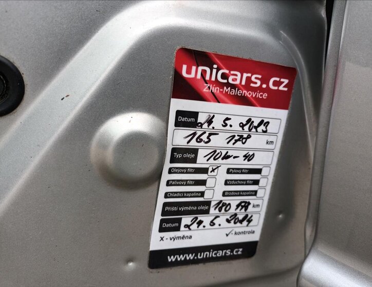 Nissan X-Trail SUV / Terénní 2,5 l 121 kw