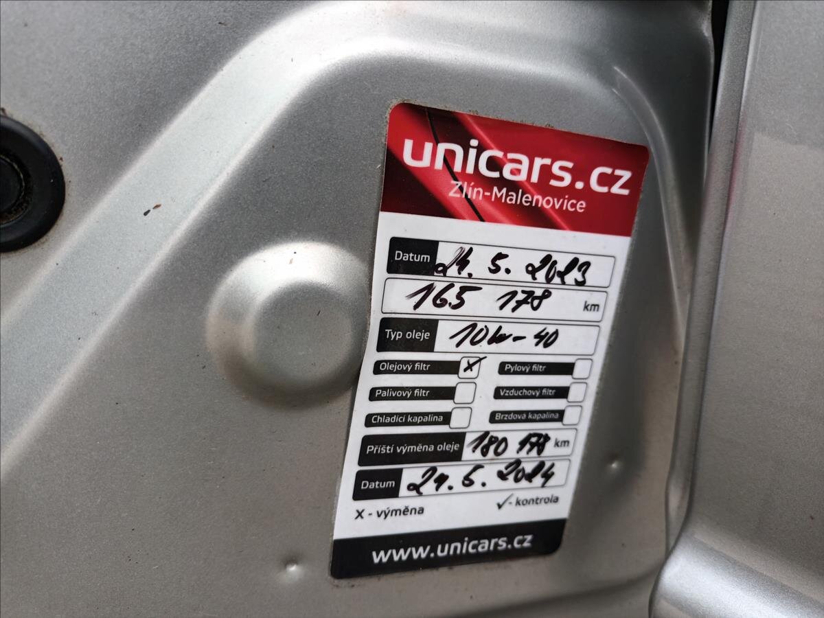 Nissan X-Trail SUV / Terénní 2,5 l 121 kw