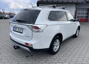 Mitsubishi Outlander SUV / Terénní 2,3 l 110 kw