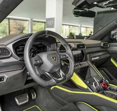 Lamborghini Urus 5