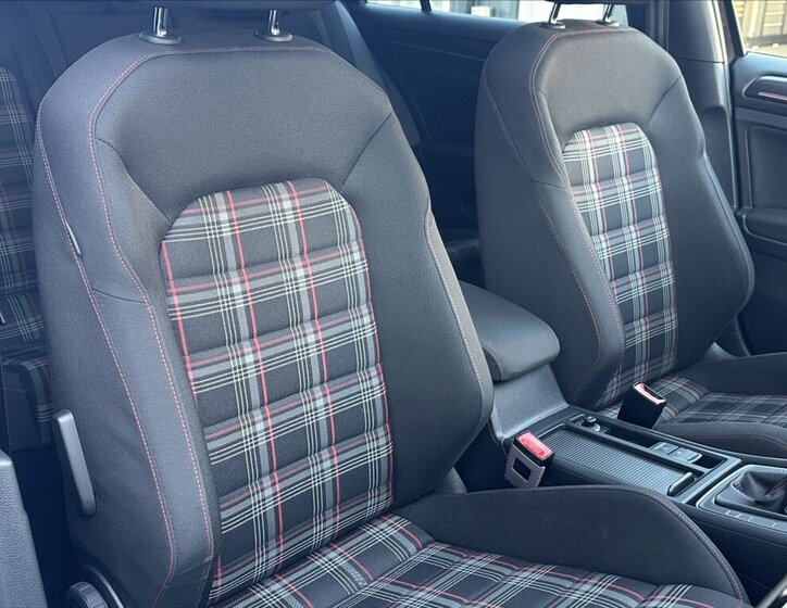 Volkswagen Golf Hatchback 2,0 l 180 kw