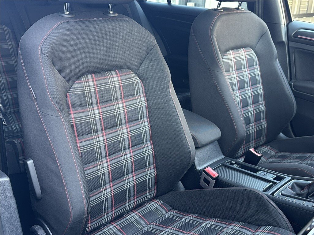 Volkswagen Golf Hatchback 2,0 l 180 kw