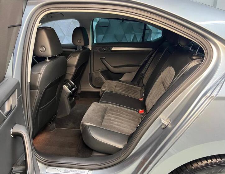 Škoda Superb 11