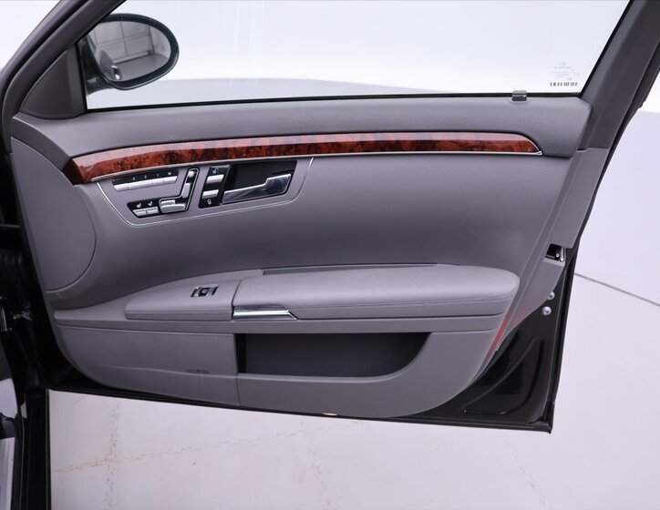 Mercedes-Benz Třídy S 12