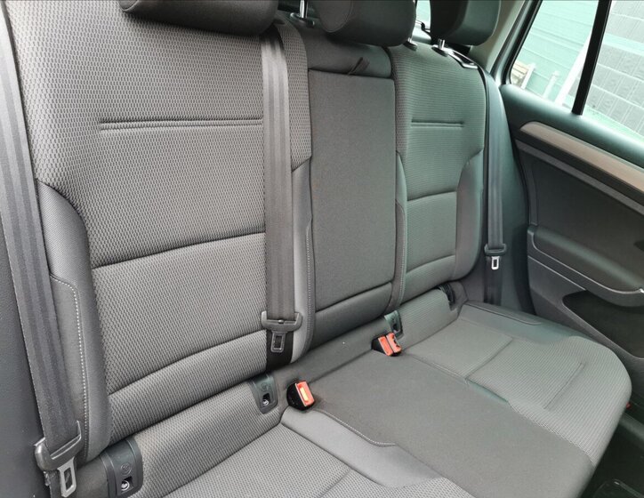 Volkswagen Golf Kombi 1,6 l 77 kw