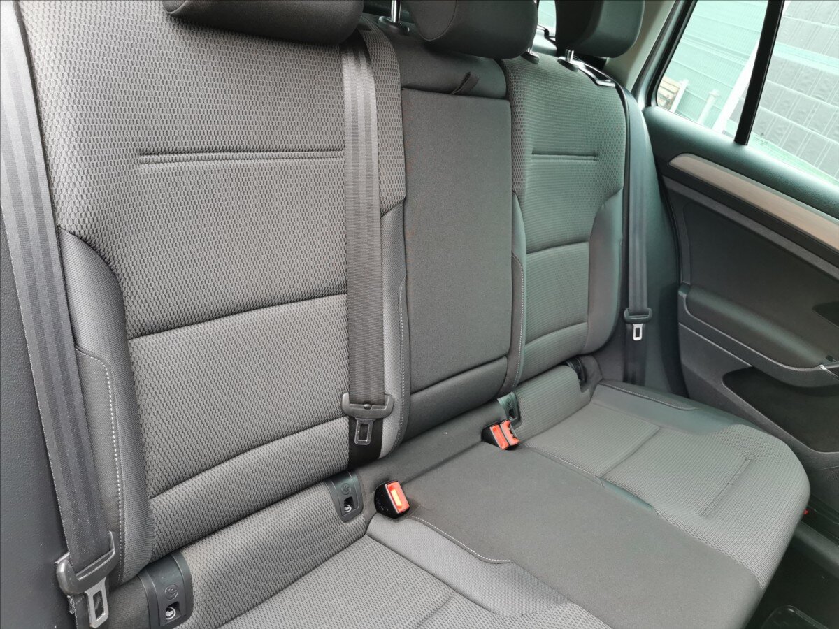 Volkswagen Golf Kombi 1,6 l 77 kw