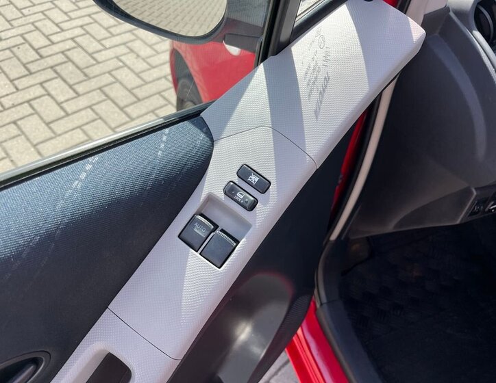 Toyota Yaris Hatchback 1,3 l 64 kw