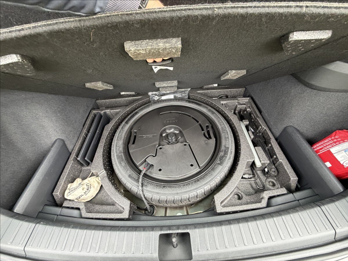 Škoda Karoq SUV / Terénní 2,0 l 140 kw